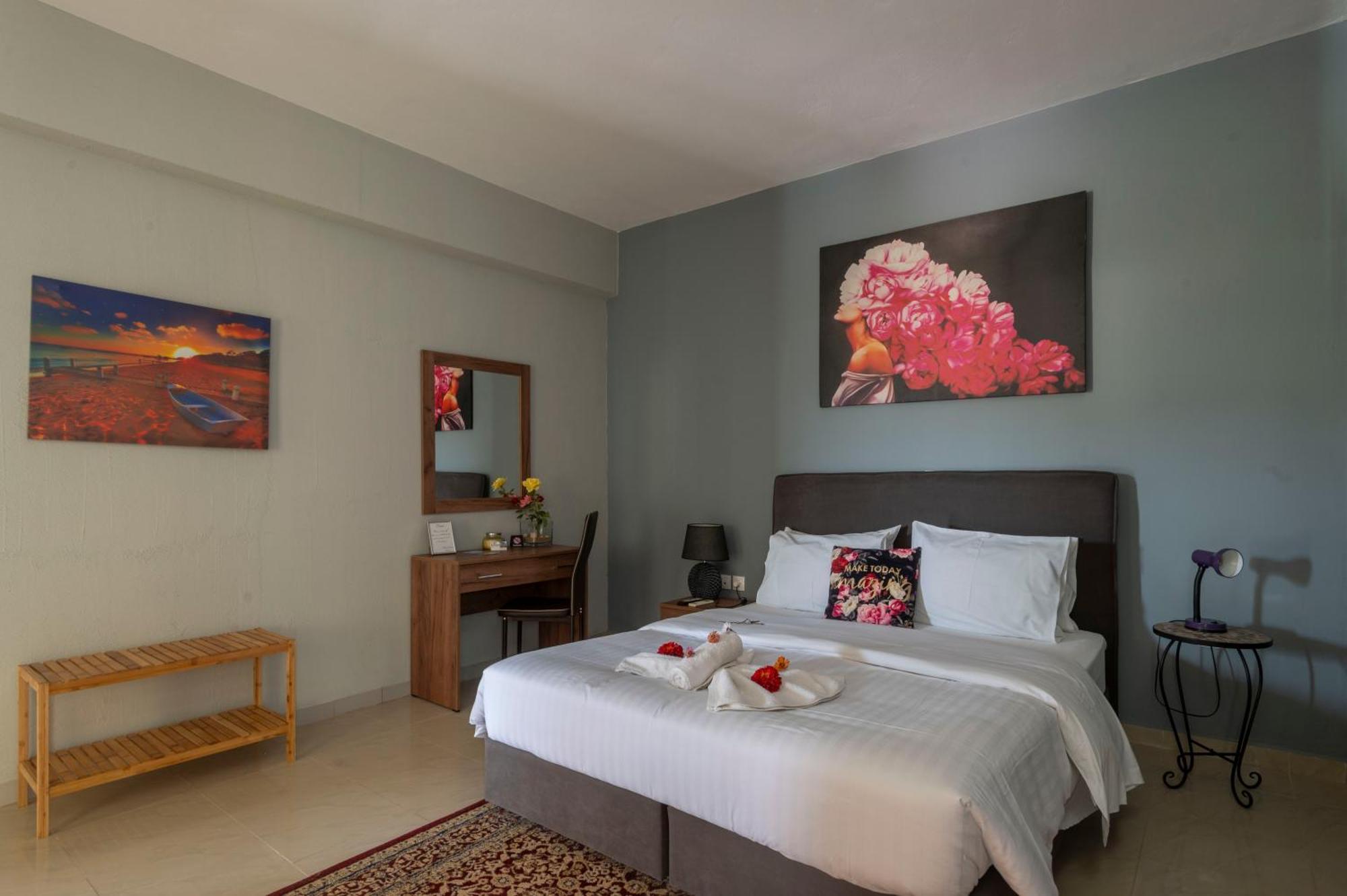 La Vatura Hotel Гиалова Екстериор снимка